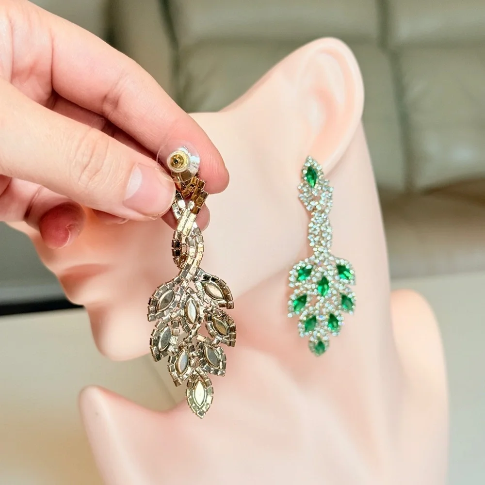 ⚜️ Elegant Classic Green and Clear Gems Drop Earrings